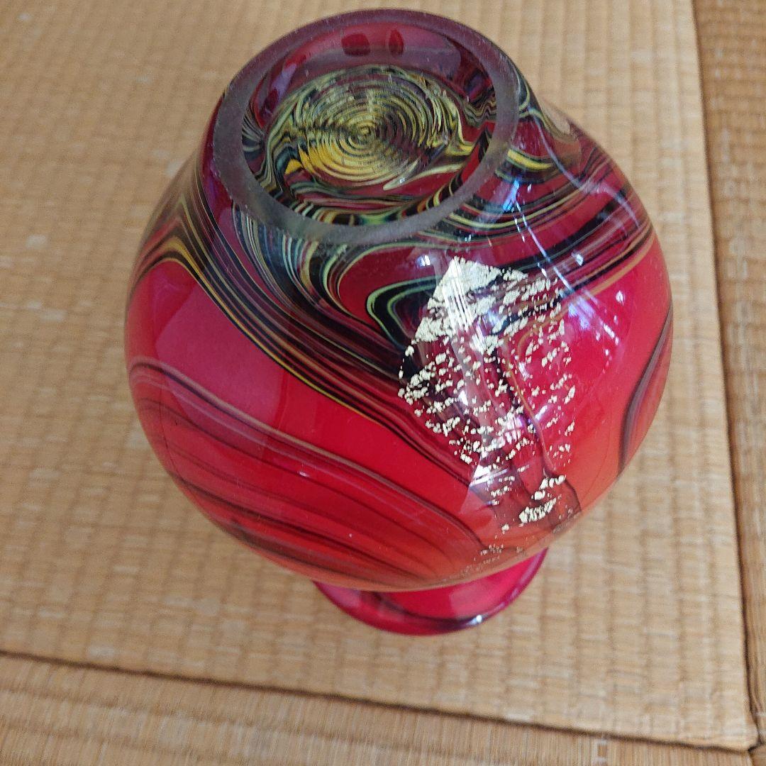 赤と白のマーブル模様の花瓶アンティーク