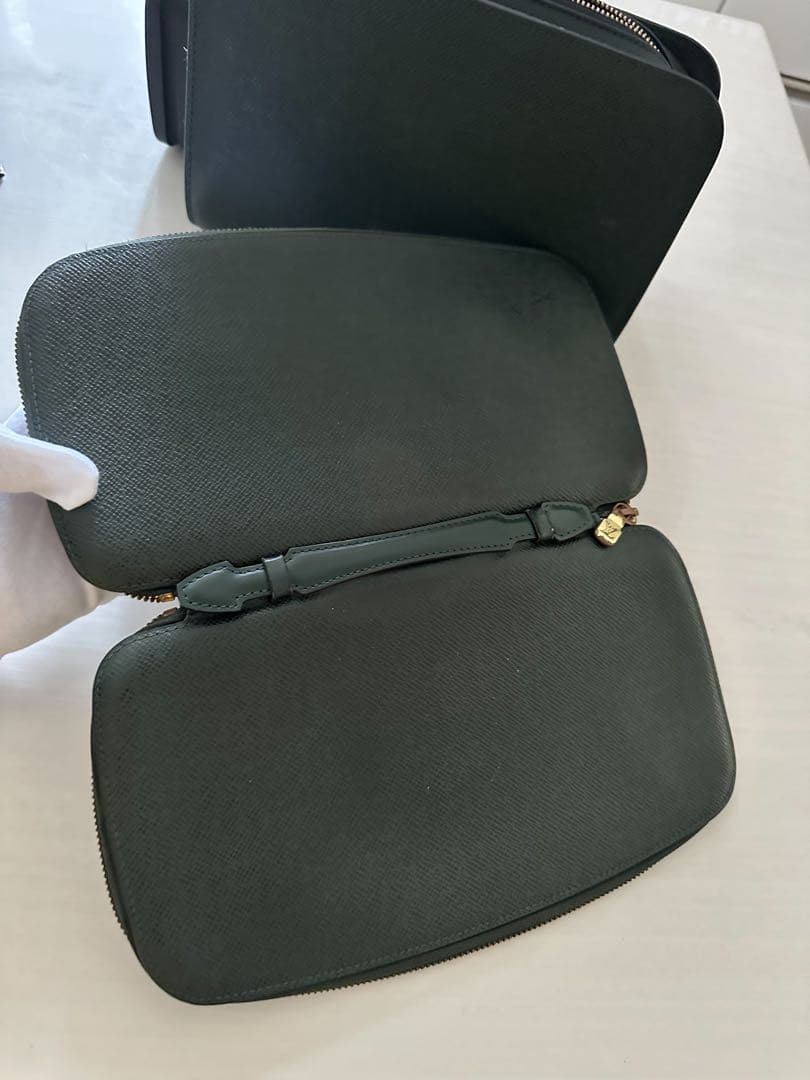 Louis Vuitton ダークグリーン レザー 長財布