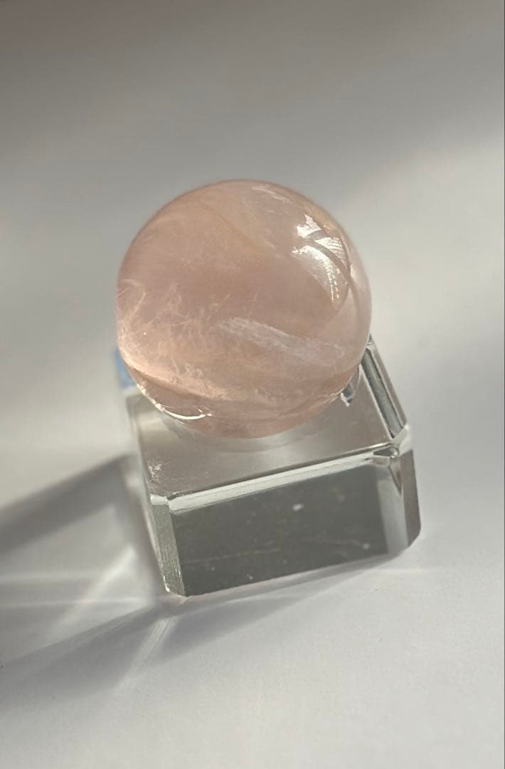 ホワイトガーデンスターローズクォーツ　スフィア28mm