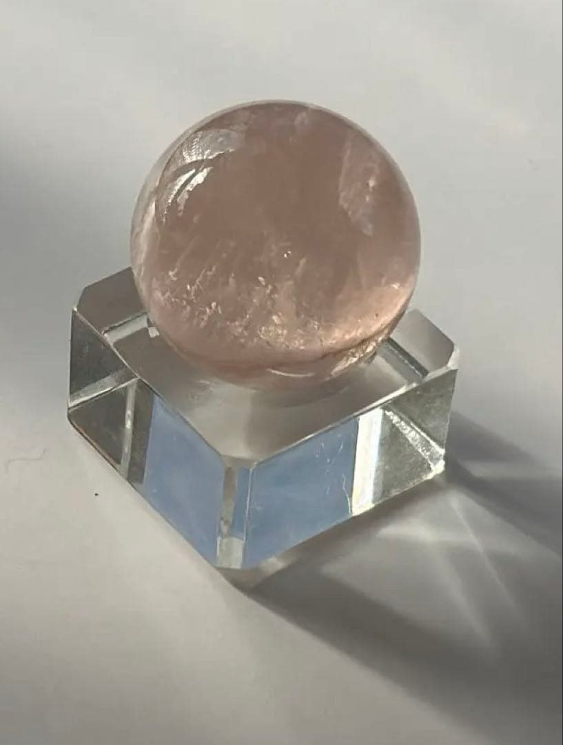 ホワイトガーデンスターローズクォーツ　スフィア28mm