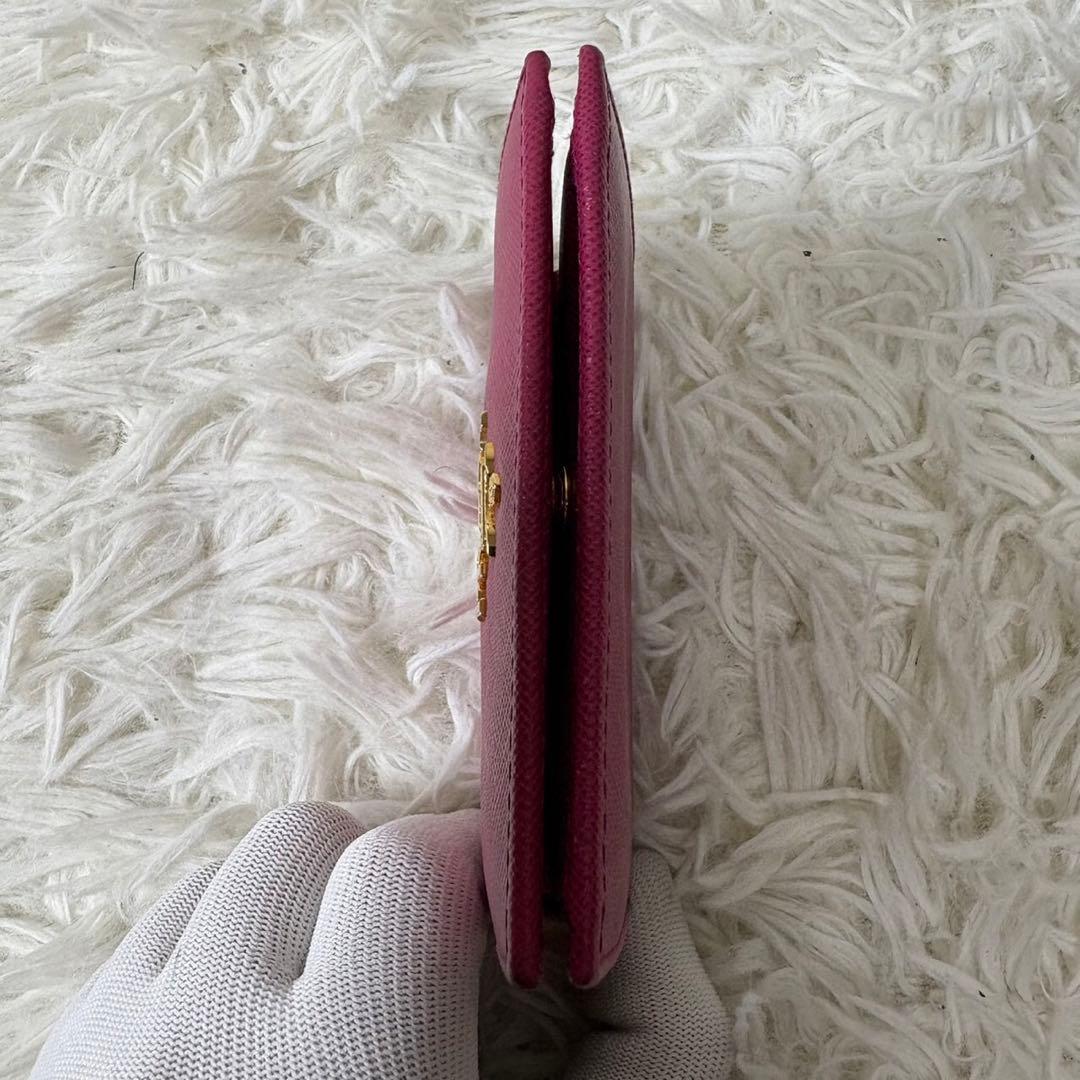 PRADA プラダ 二つ折り財布 希少ピンク色