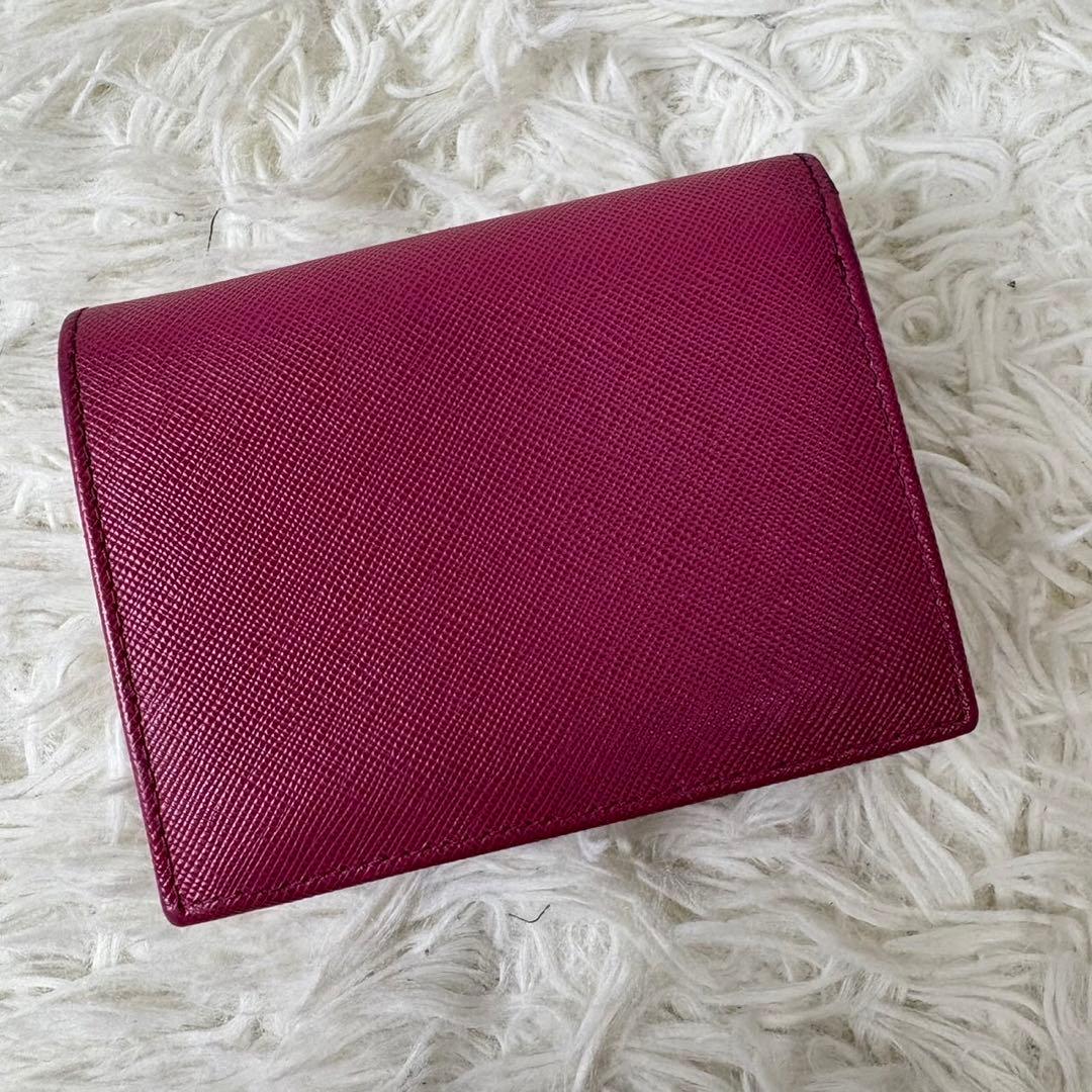 PRADA プラダ 二つ折り財布 希少ピンク色