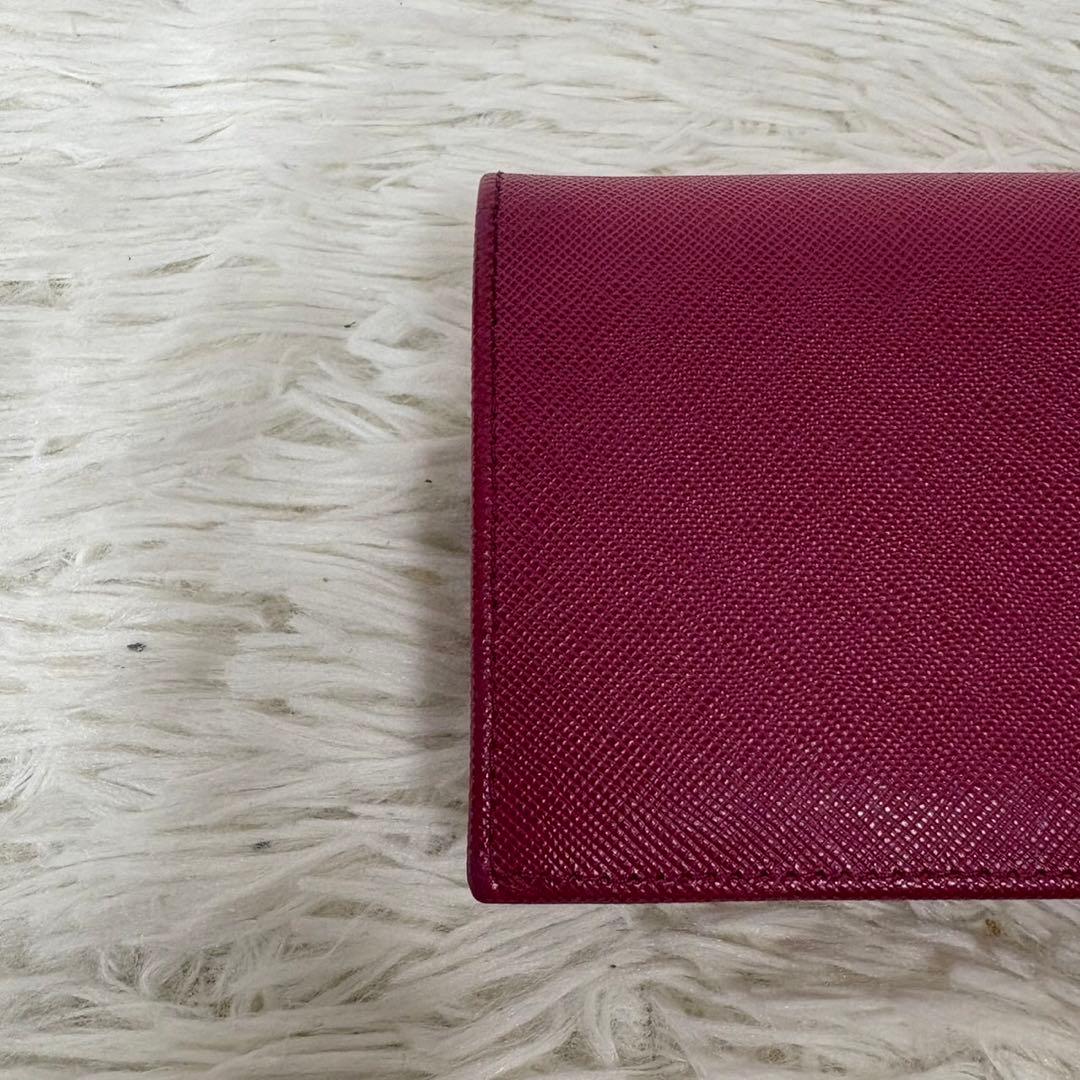 PRADA プラダ 二つ折り財布 希少ピンク色