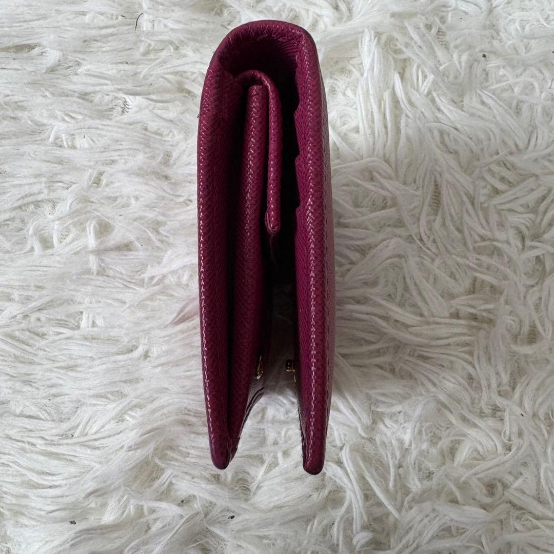 PRADA プラダ 二つ折り財布 希少ピンク色
