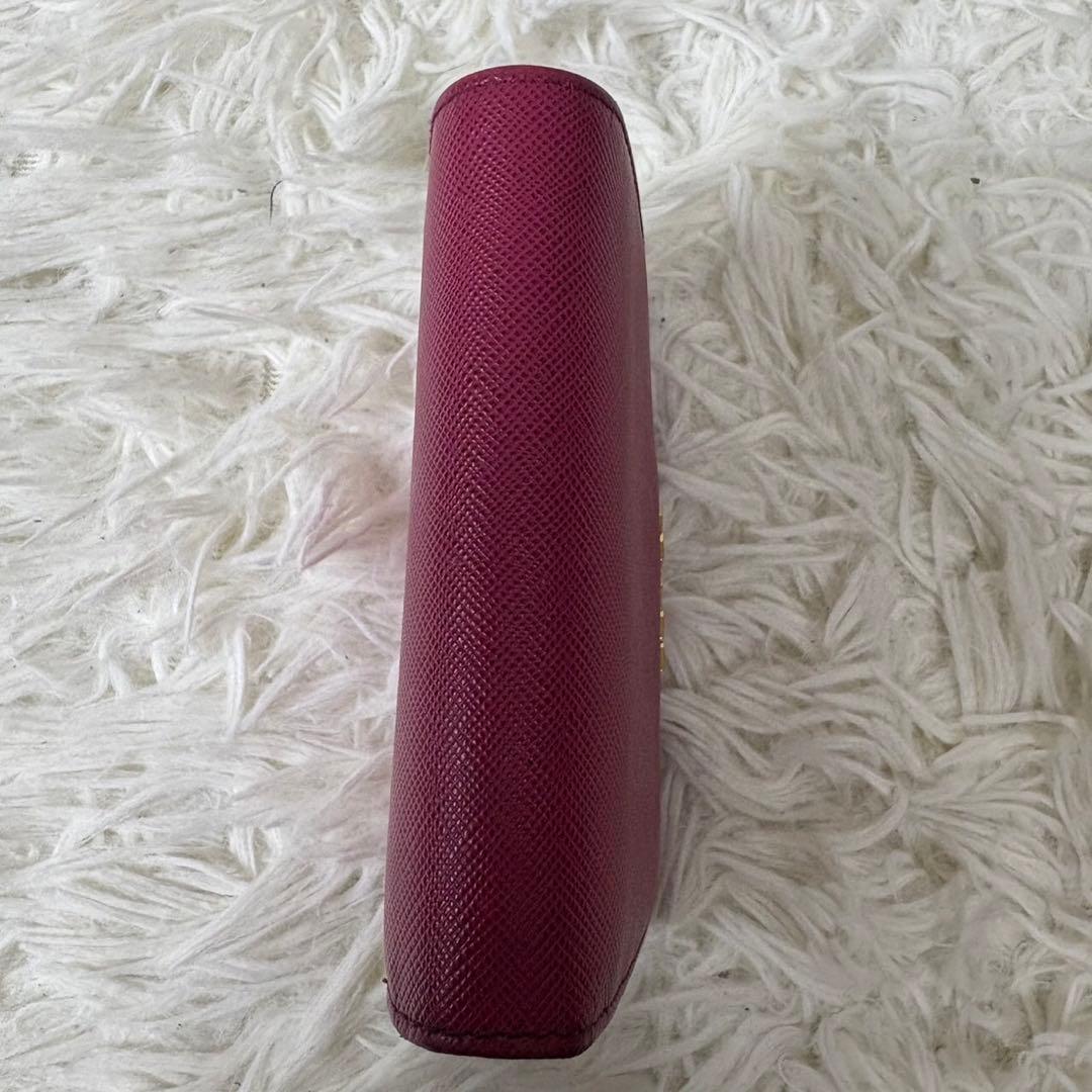 PRADA プラダ 二つ折り財布 希少ピンク色