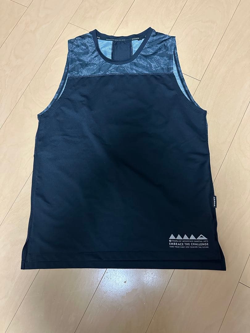 マウンテンマーシャルアーツ　ミツカ　ノースリーブランニングシャツ　Sサイズ