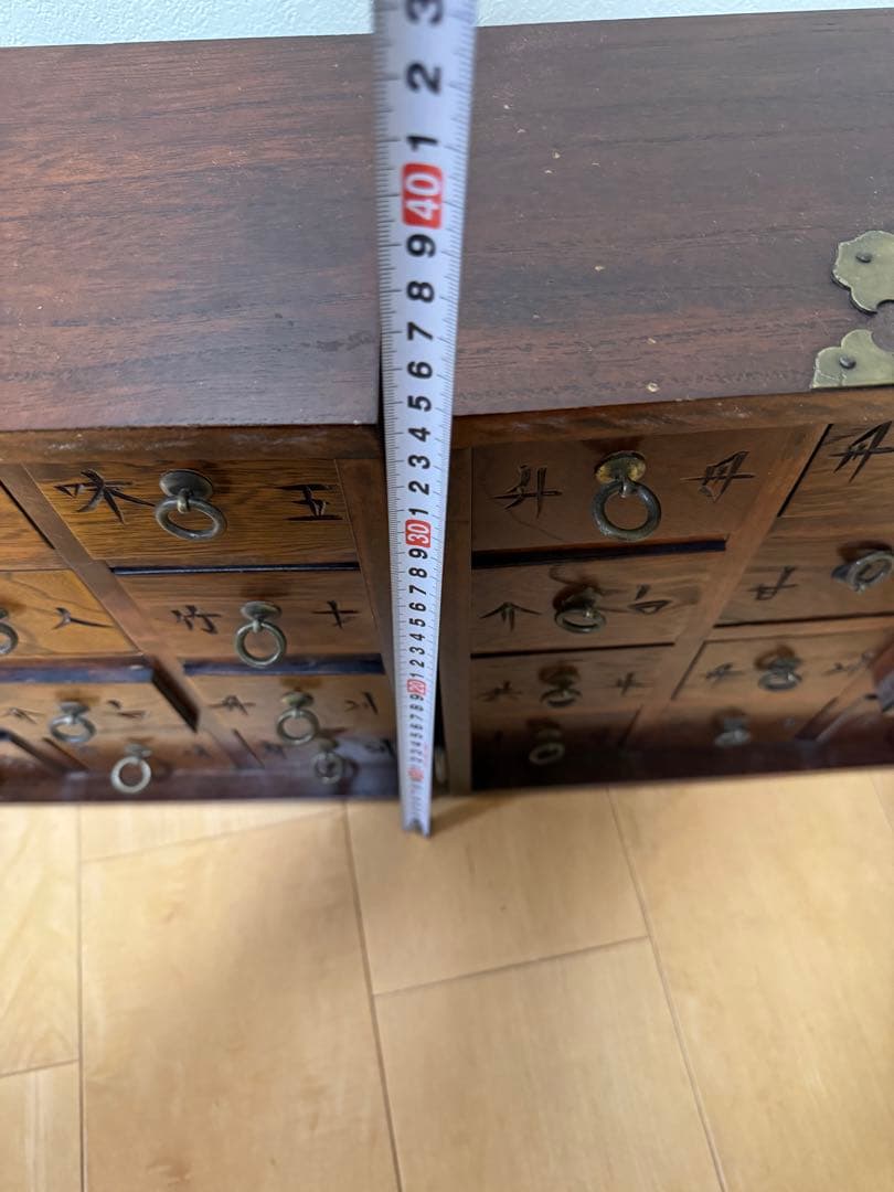 木製の薬棚　アンティーク　24個