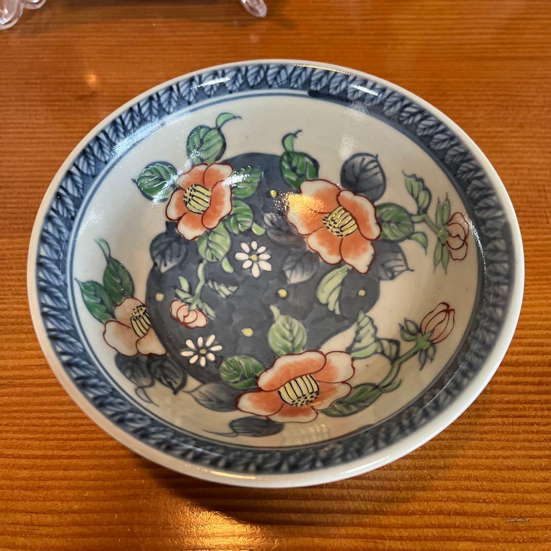 有田焼　六代走波　染錦 椿花文鉢