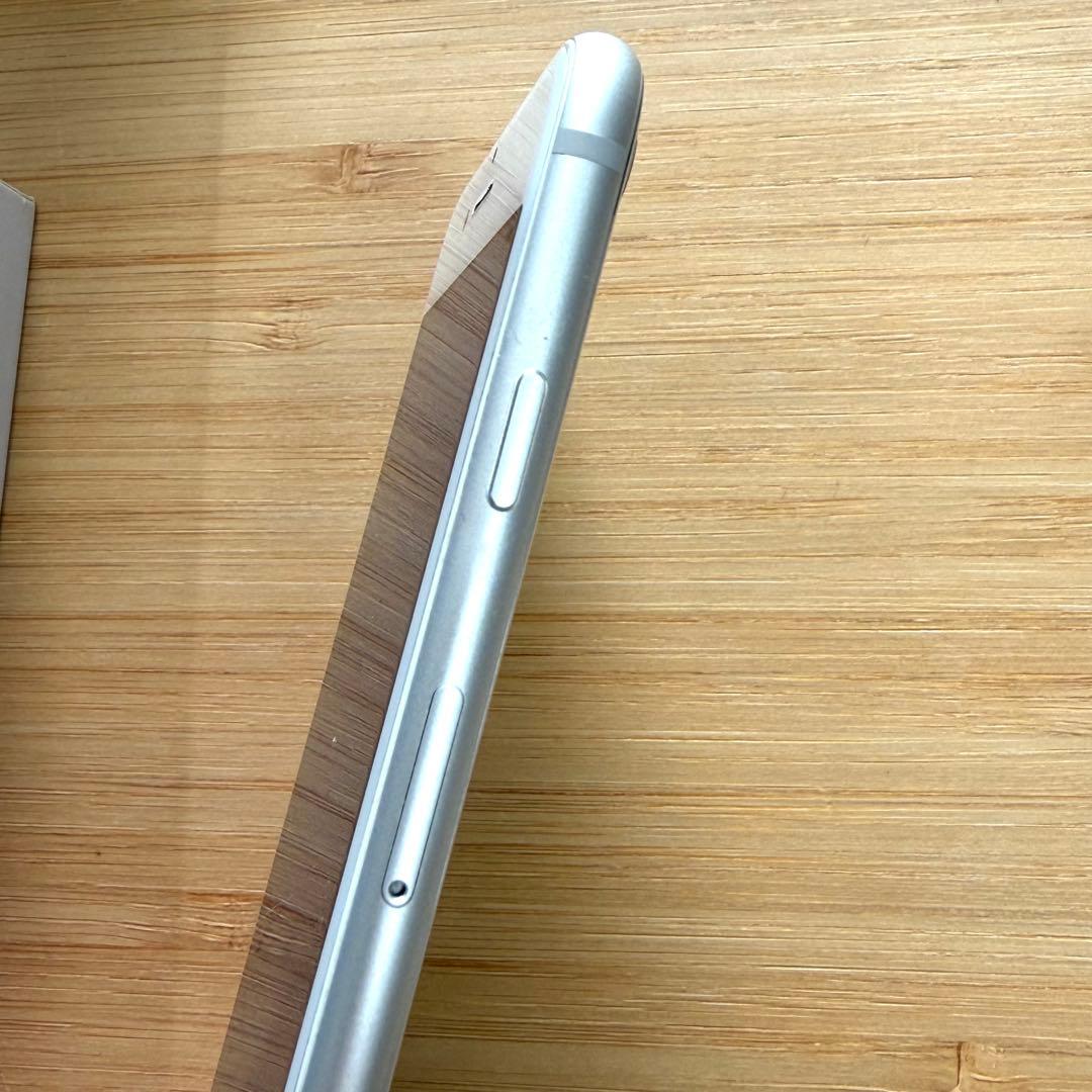 iPhone 8 64GB ホワイト シルバー バッテリー73%