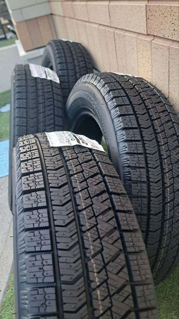 スタッドレスタイヤ　ブリジストン