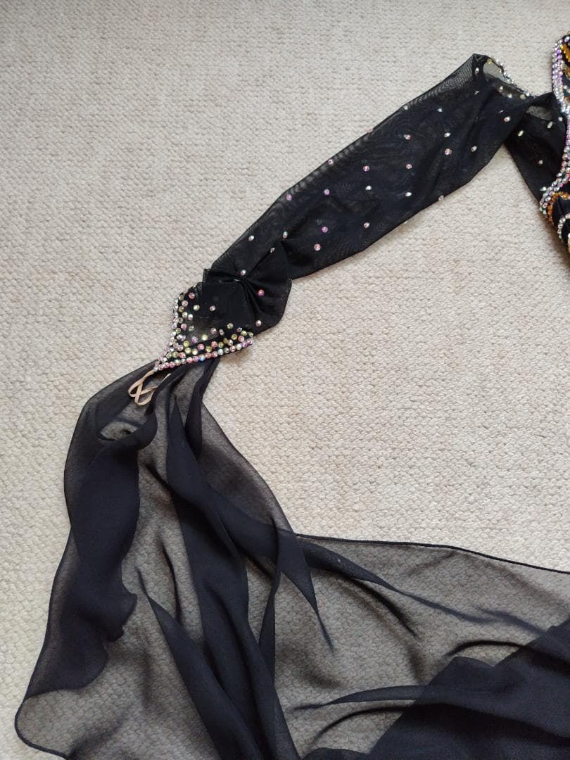 スタンダートドレス　黒　サイズM　白樺