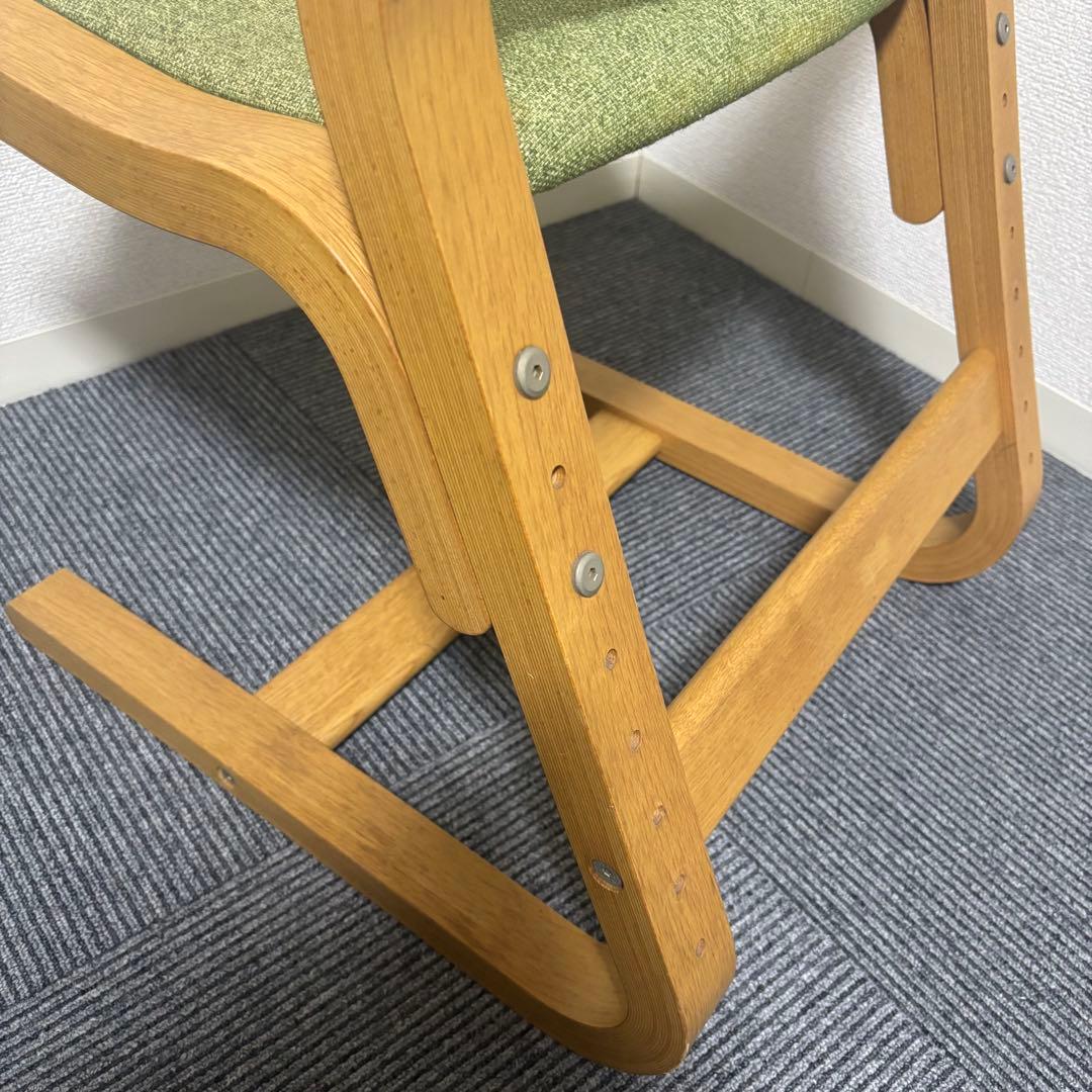 ベネッセ カリモク チェアー 緑 布張り