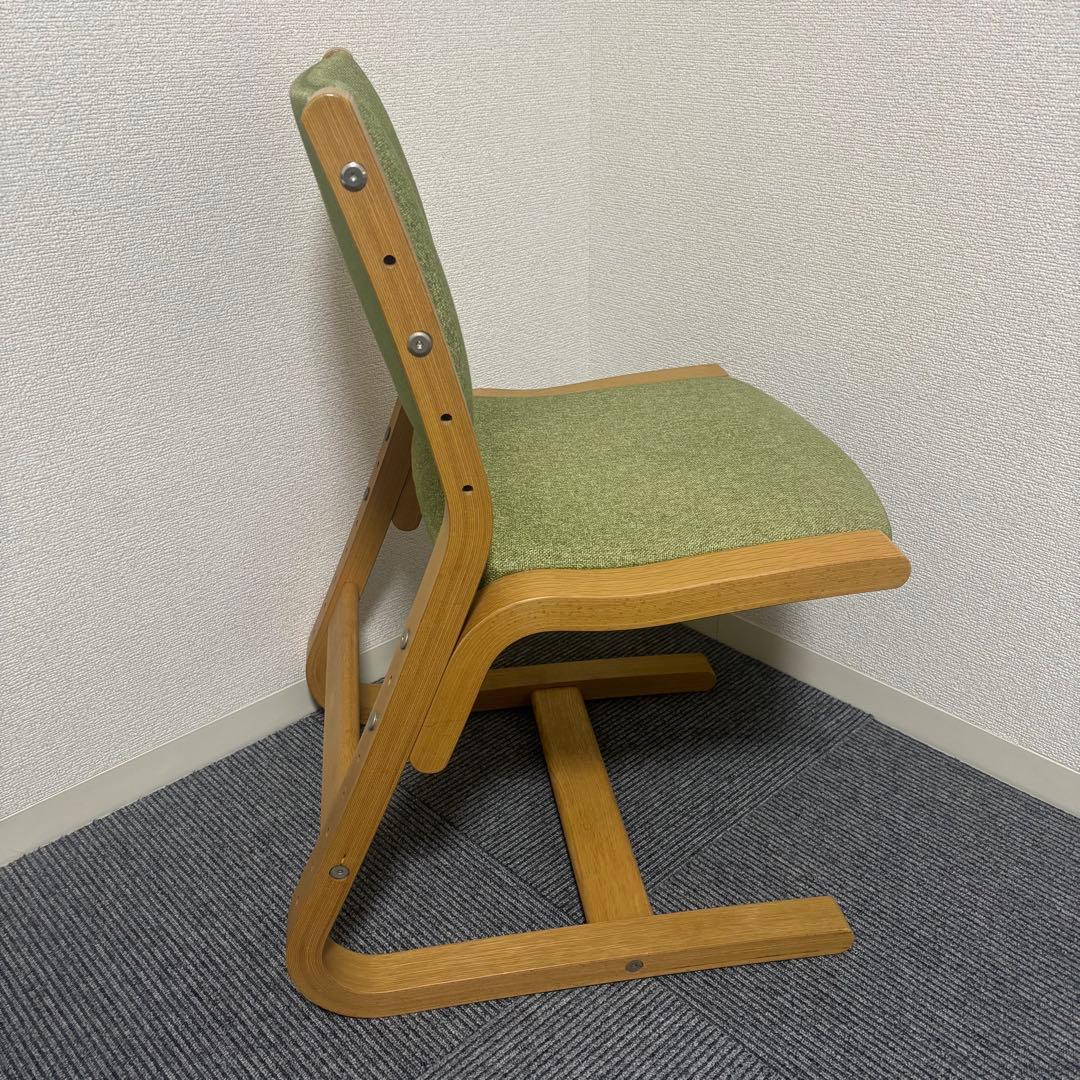 ベネッセ カリモク チェアー 緑 布張り