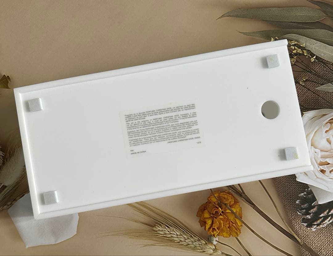 ディオールティッシュボックス　プラスチック製　ホワイト　インテリア　DIOR