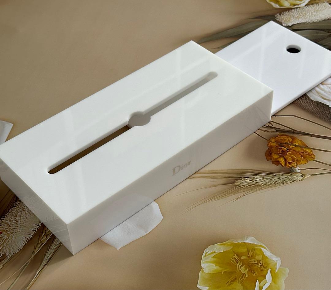 ディオールティッシュボックス　プラスチック製　ホワイト　インテリア　DIOR