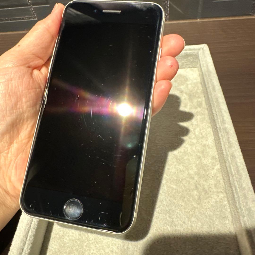 iPhone SE (第3世代) 64GB スターライト