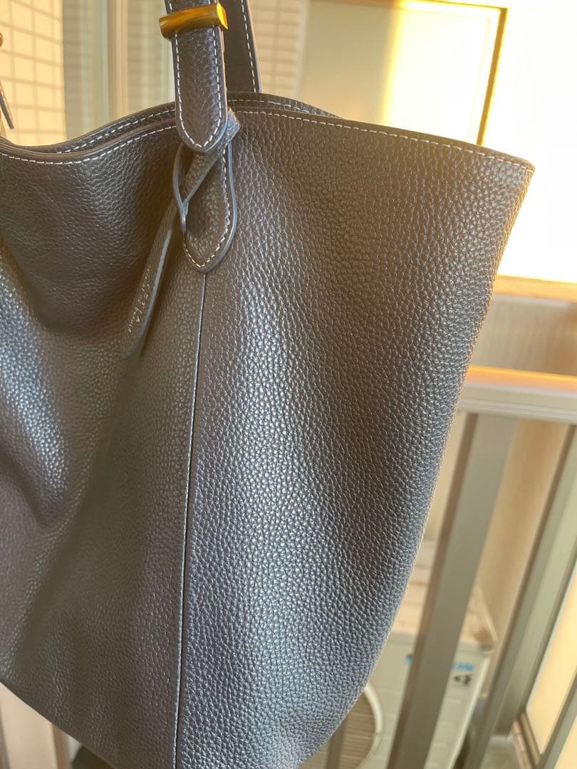 Fetia（フェティア）シュリンクレザー トートバッグ