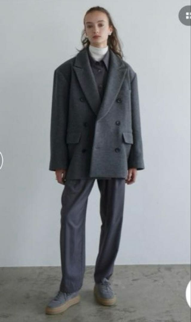 クラネ　OVER SHOULDER PEAKED LAPEL COAT 2