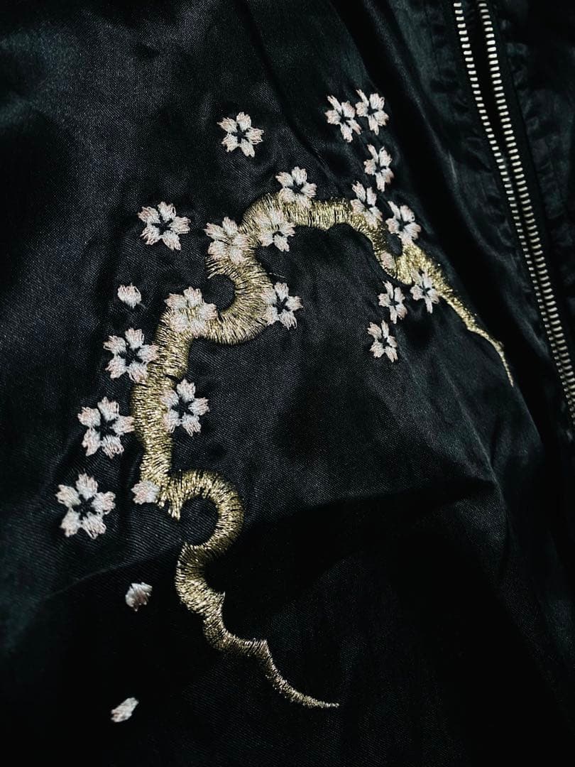 RETRIBUTION 日本芸者　スカジャン　限定版　サテン 2面使う