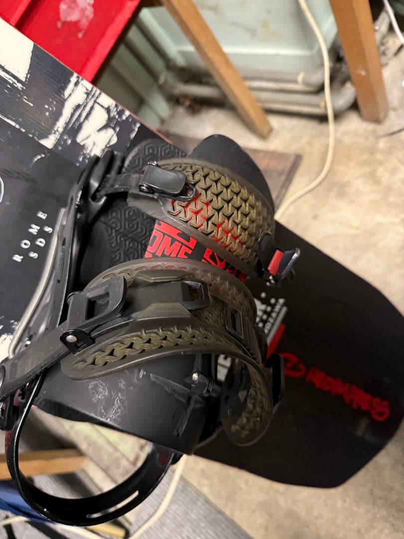 ROME SDS katana スノーボードビンディング レッド/ブラック