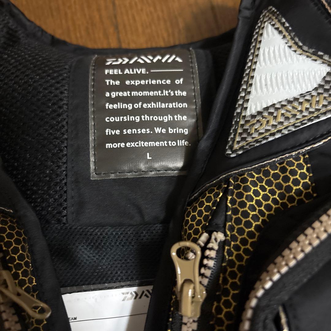 ダイワ トーナメントフローティングベストLサイズ