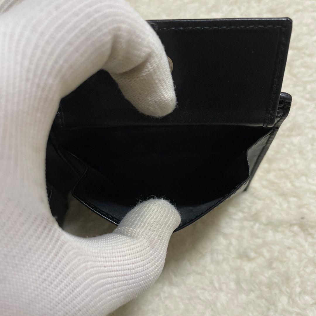 GUCCI　グッチ　折り財布　エンボス　ブラック　美品‼️