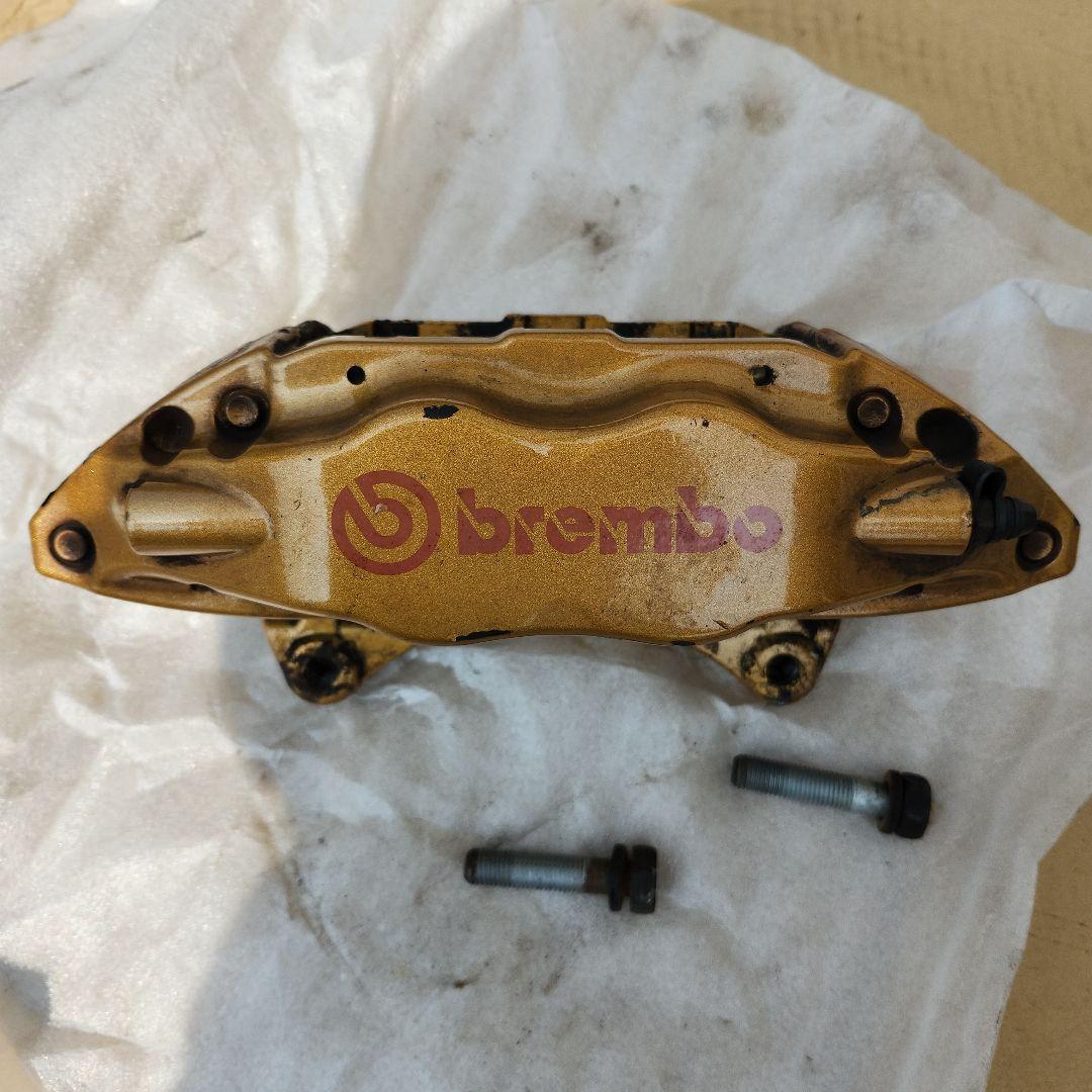 brembo ブレーキキャリパー ゴールドF右