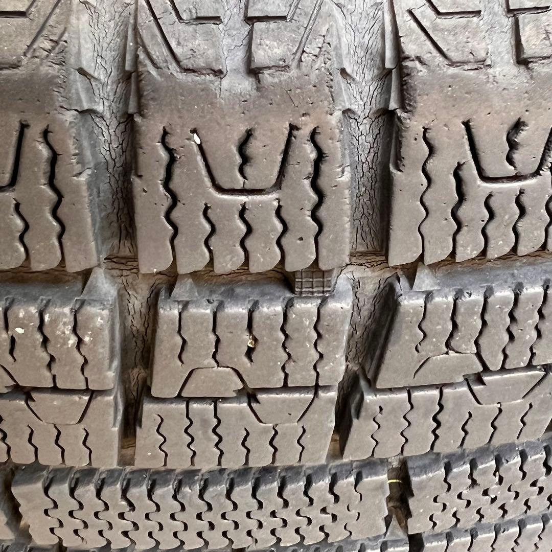 【名古屋引取限定】フリードスパイクHV185/70R14 スタッドレス4本セット