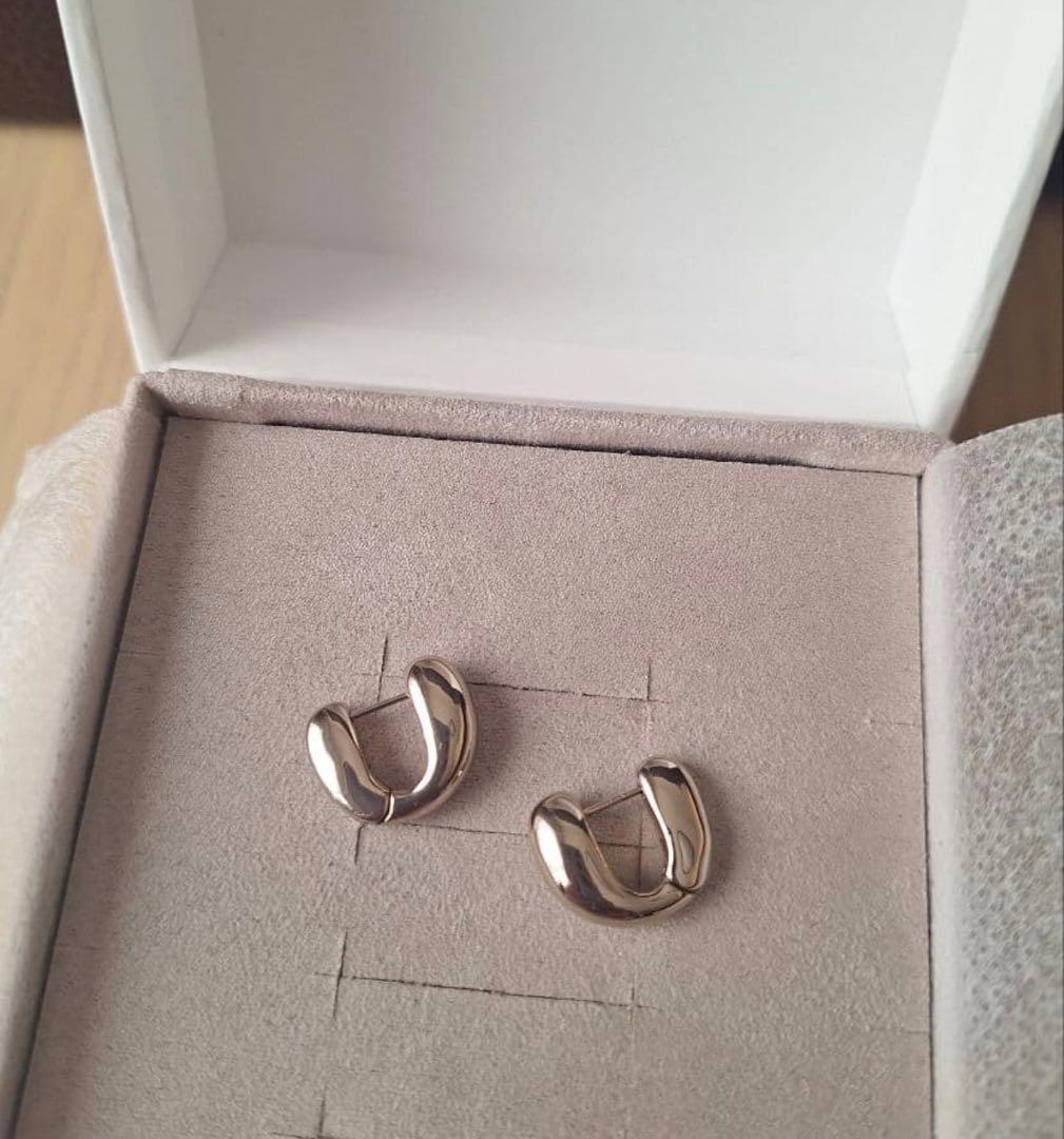 eteロウハグピアス