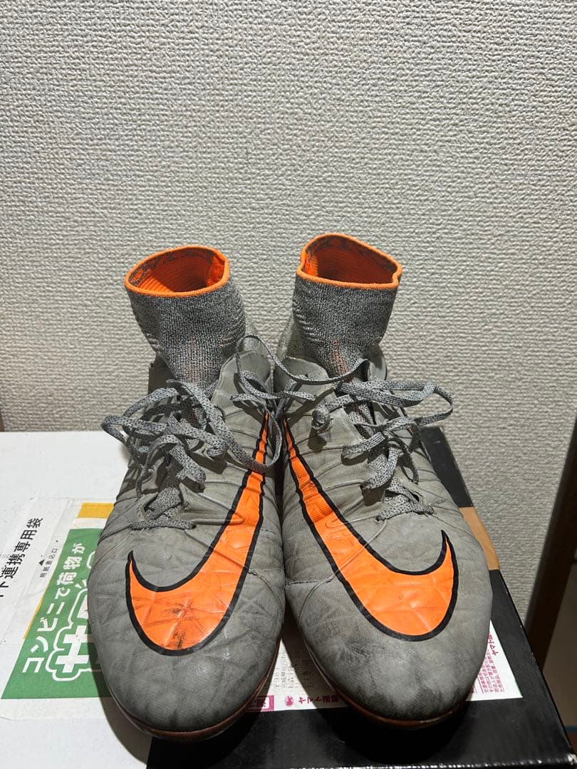 サッカースパイク　ナイキ　fg