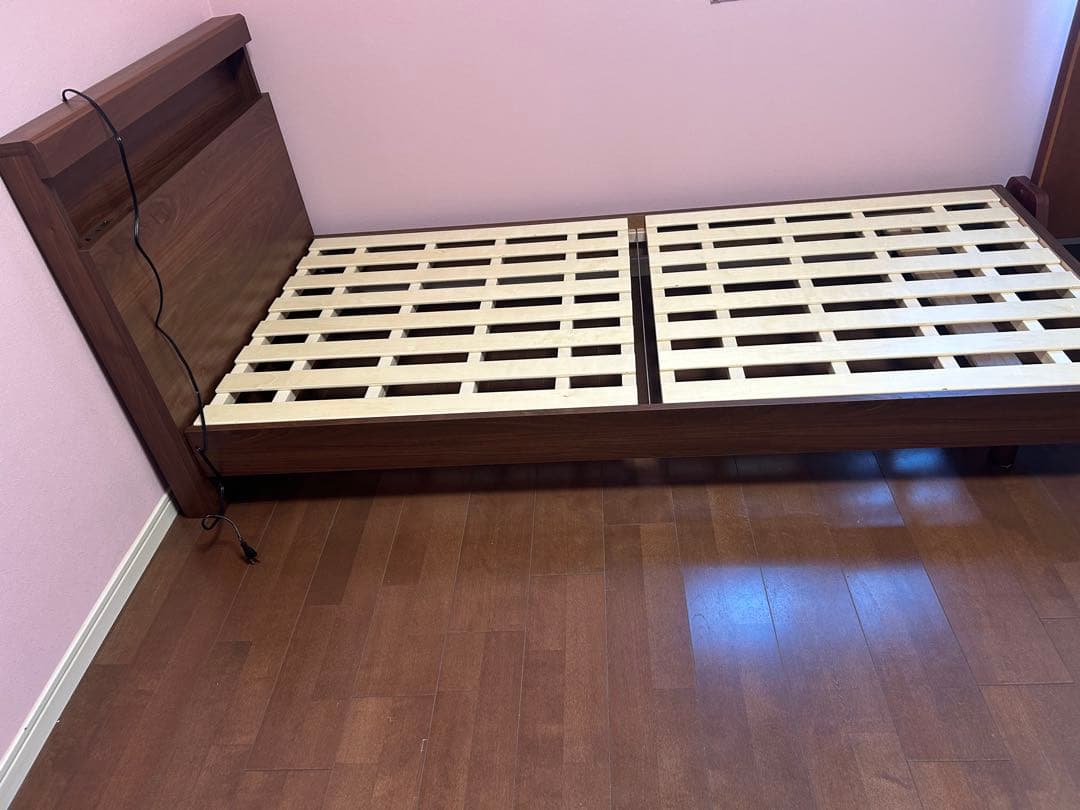 フランスベッド　新品未使用　照明付きフレーム