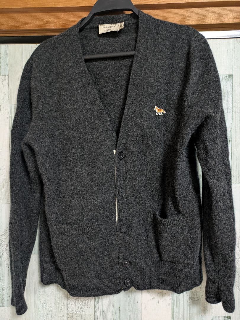 メゾンキツネ　カーディガン　チャコールグレー　ワンポイント　刺繍　L