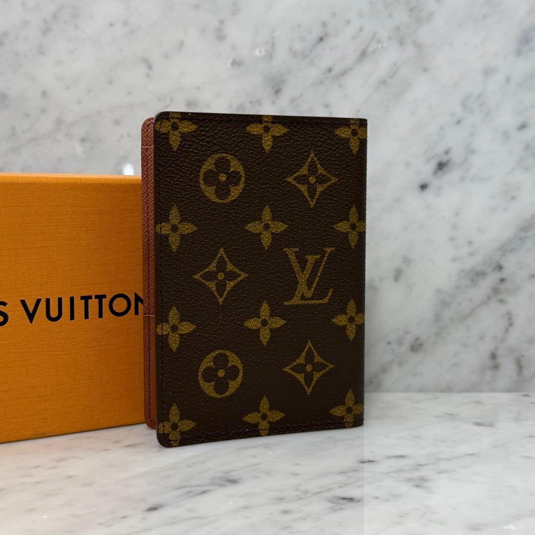 LOUIS VUITTON ルイヴィトン パスポートカバー モノグラム