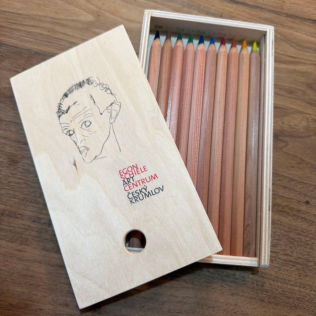チェスキー・クルムロフ購入 エゴンシーレ 色鉛筆 10色 木箱