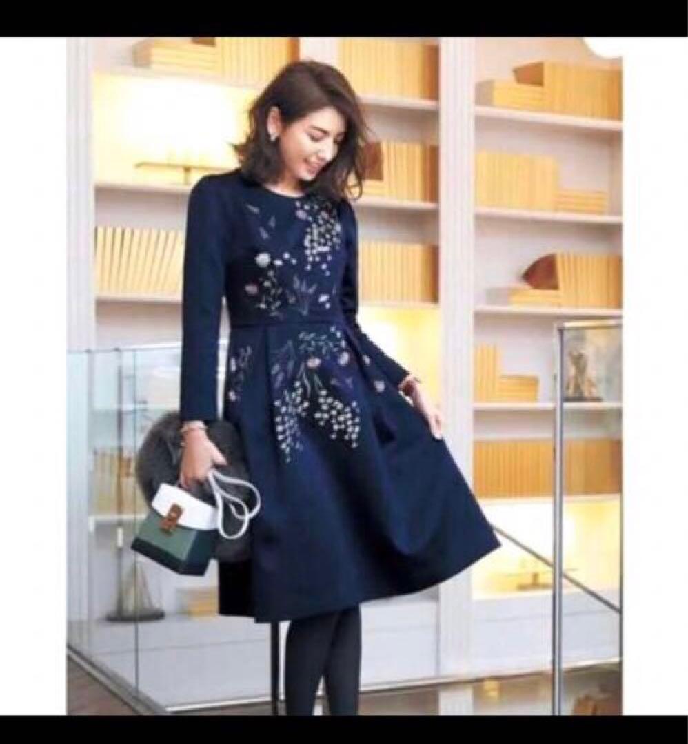 Chesty フラワーエンブロイダリーサテンワンピース 刺繍 ネイビー 清楚上品