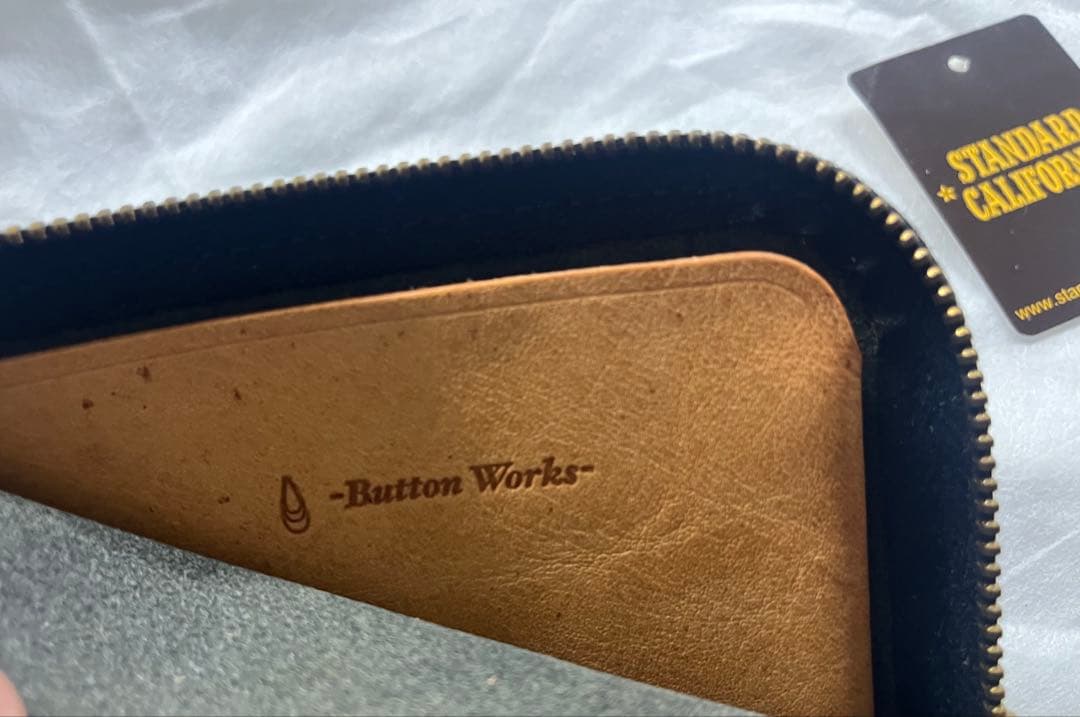 スタンダードカリフォルニア BUTTON WORKS × SDレザー ウォレット