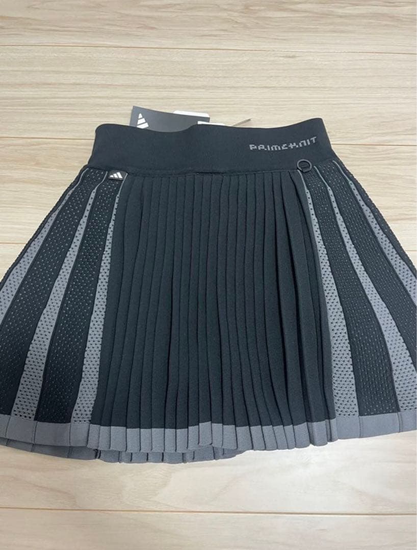 新品　adidas ゴルフ　長袖セーター　フレアースカート　　セットアップ　M