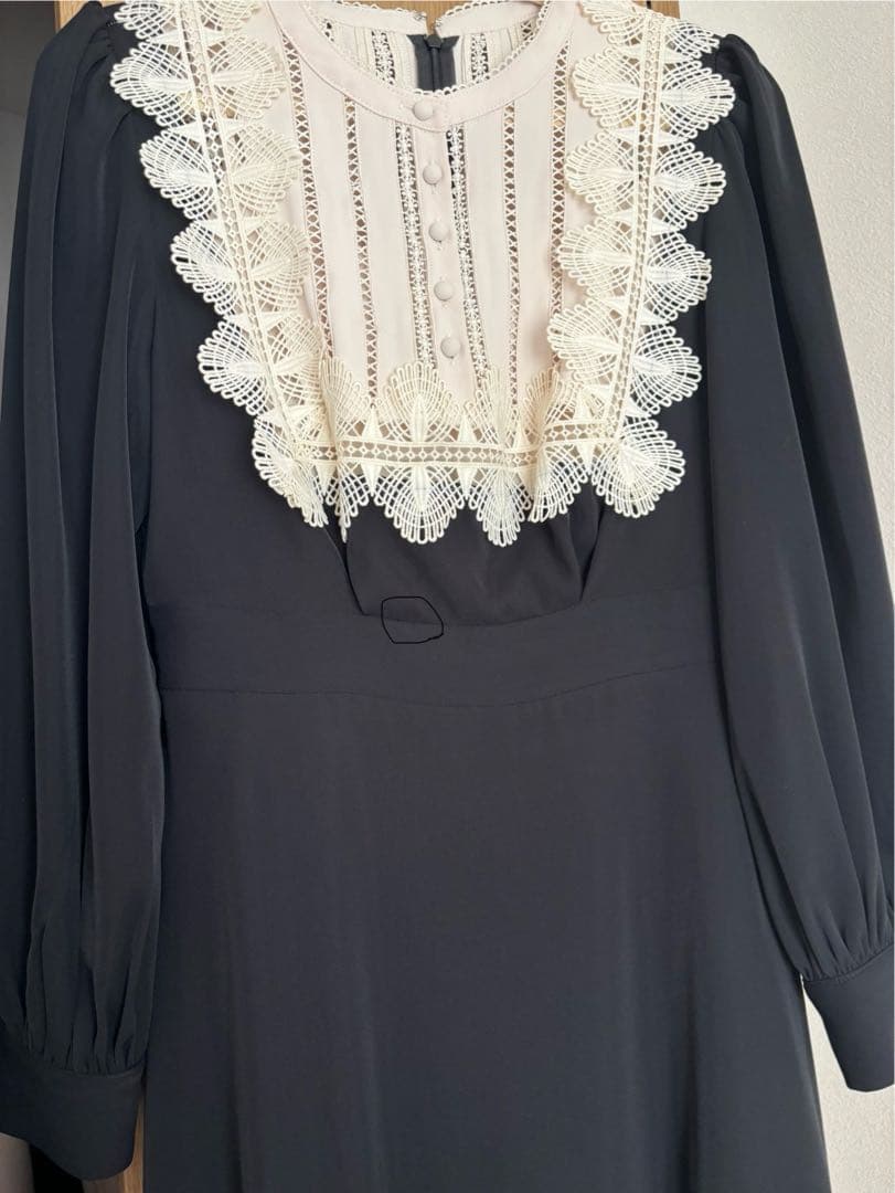 ワンピース Herlipto Le Grand Midi Dress