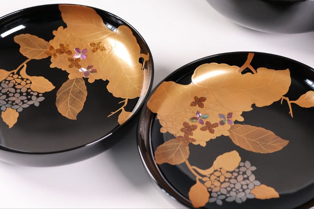 【MB188】天然木漆塗 紫陽花と葵 金蒔絵 螺鈿入 黒塗 煮物椀 二客 昭和期