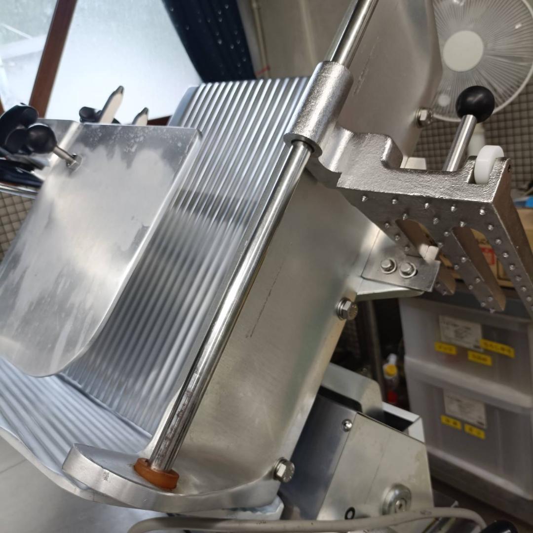 【吉田】なんつね 冷凍肉スライサー〈NF-385K〉