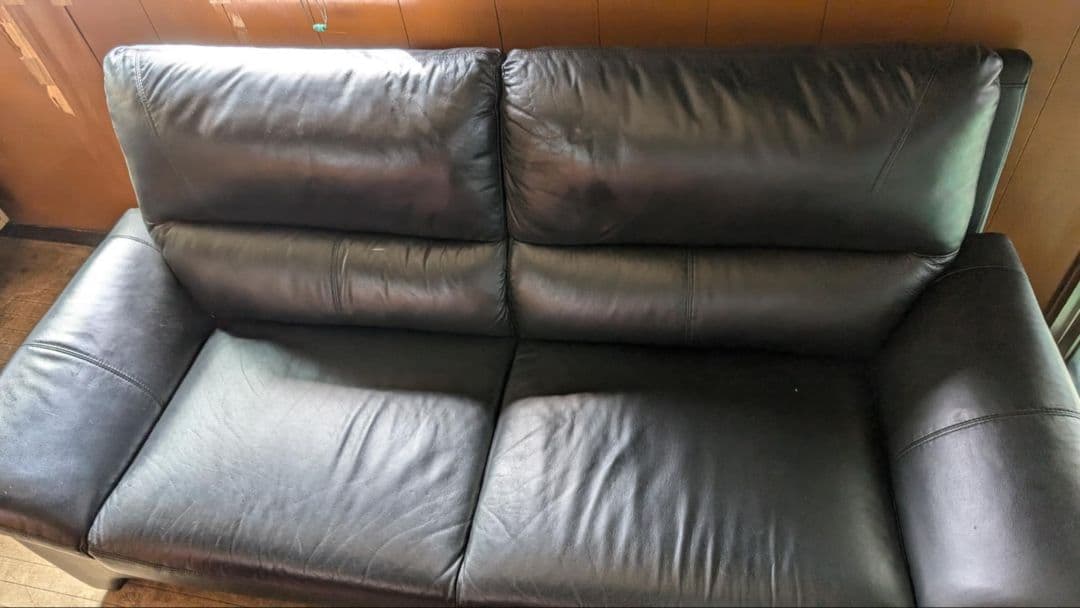 黒い皮2.3人掛けソファ