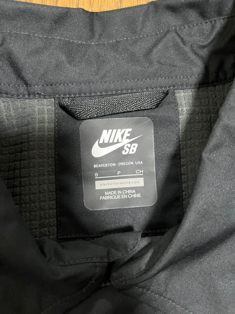 NIKE SB ブラックコート Sサイズ　コーチジャケット