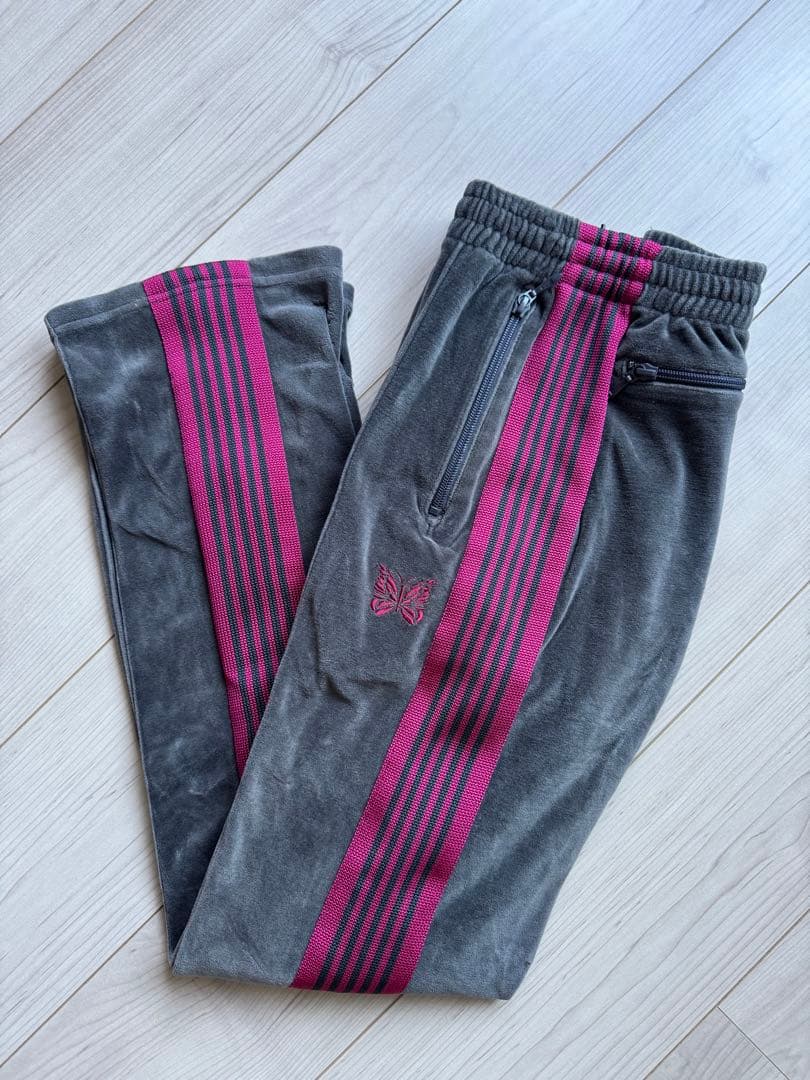 グレー ストライプ パンツ