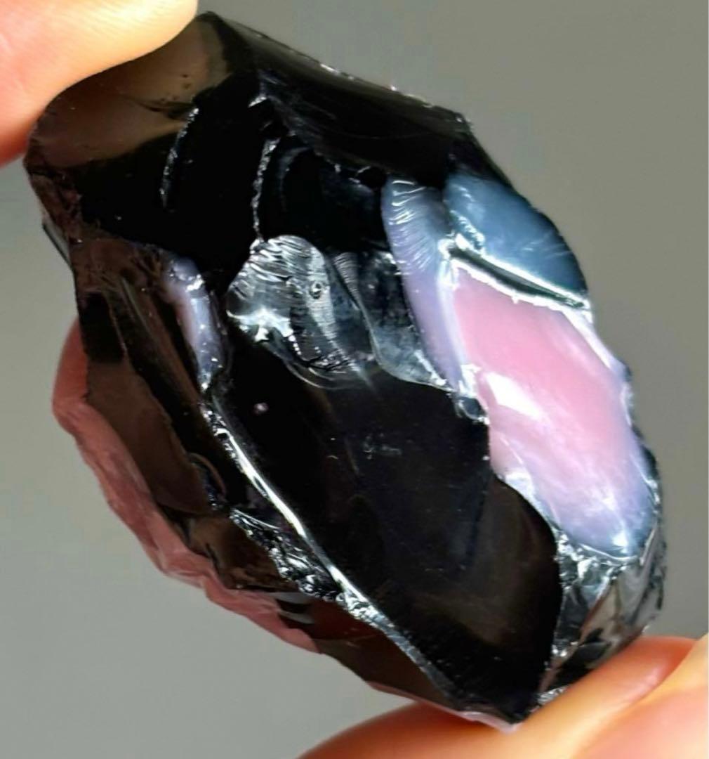 希少　マット　ピンク　ブラック　アンダラクリスタル　シエラネバダ産　握り石