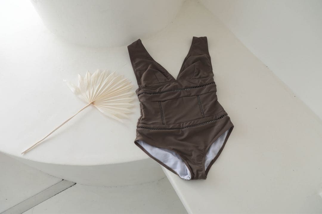 anzie ラダーカット グレージュ ワンピース 水着 スイムウェア