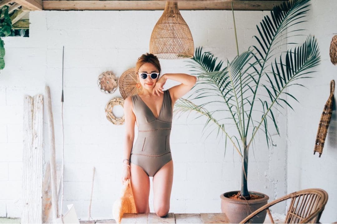 anzie ラダーカット グレージュ ワンピース 水着 スイムウェア