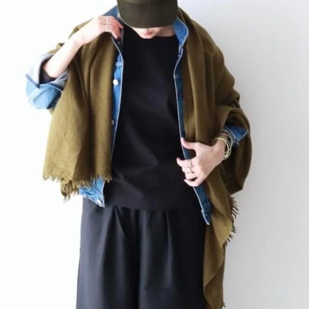 美品　locally muji stole 縮絨ウール カーキ　ストール