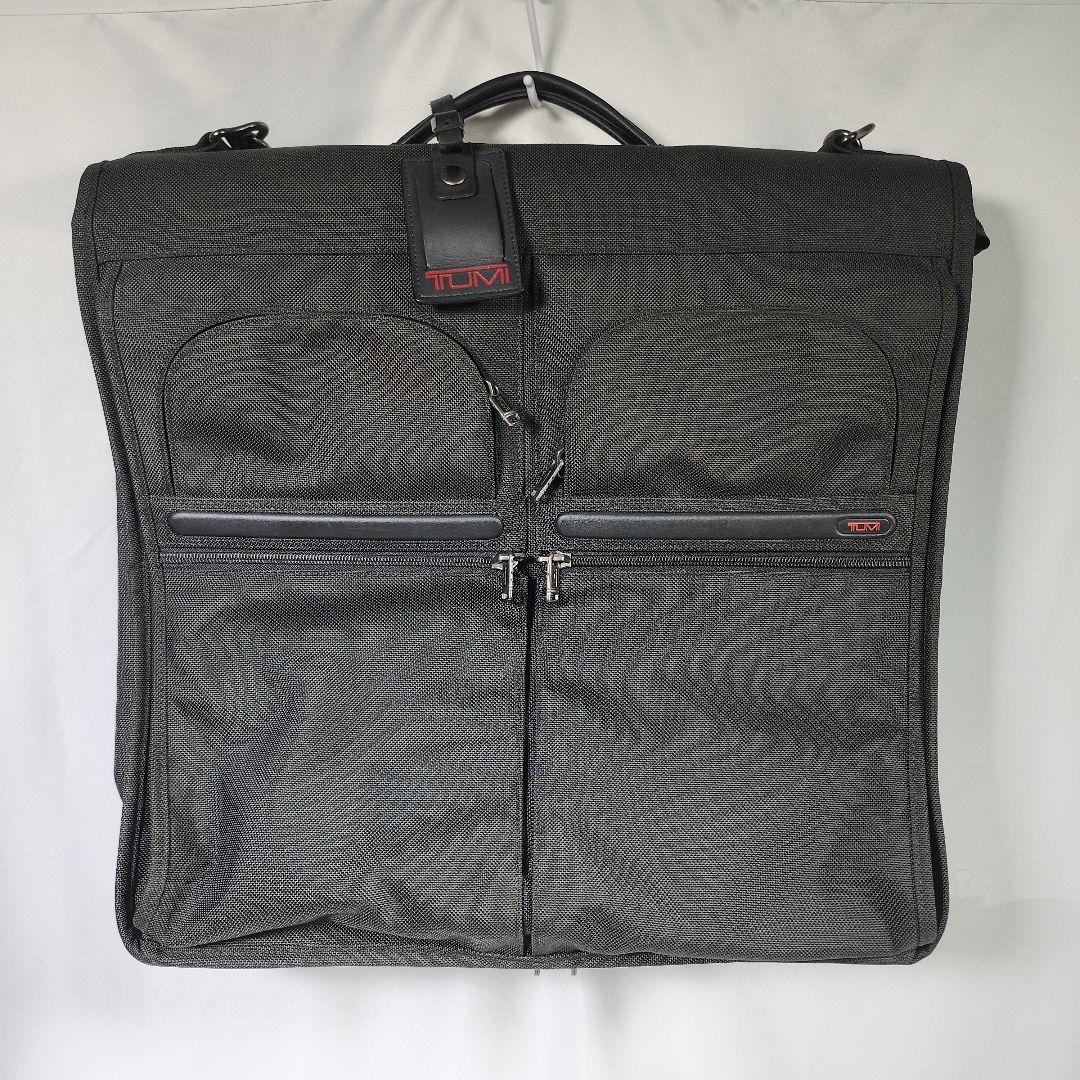 TUMI ガーメントケース