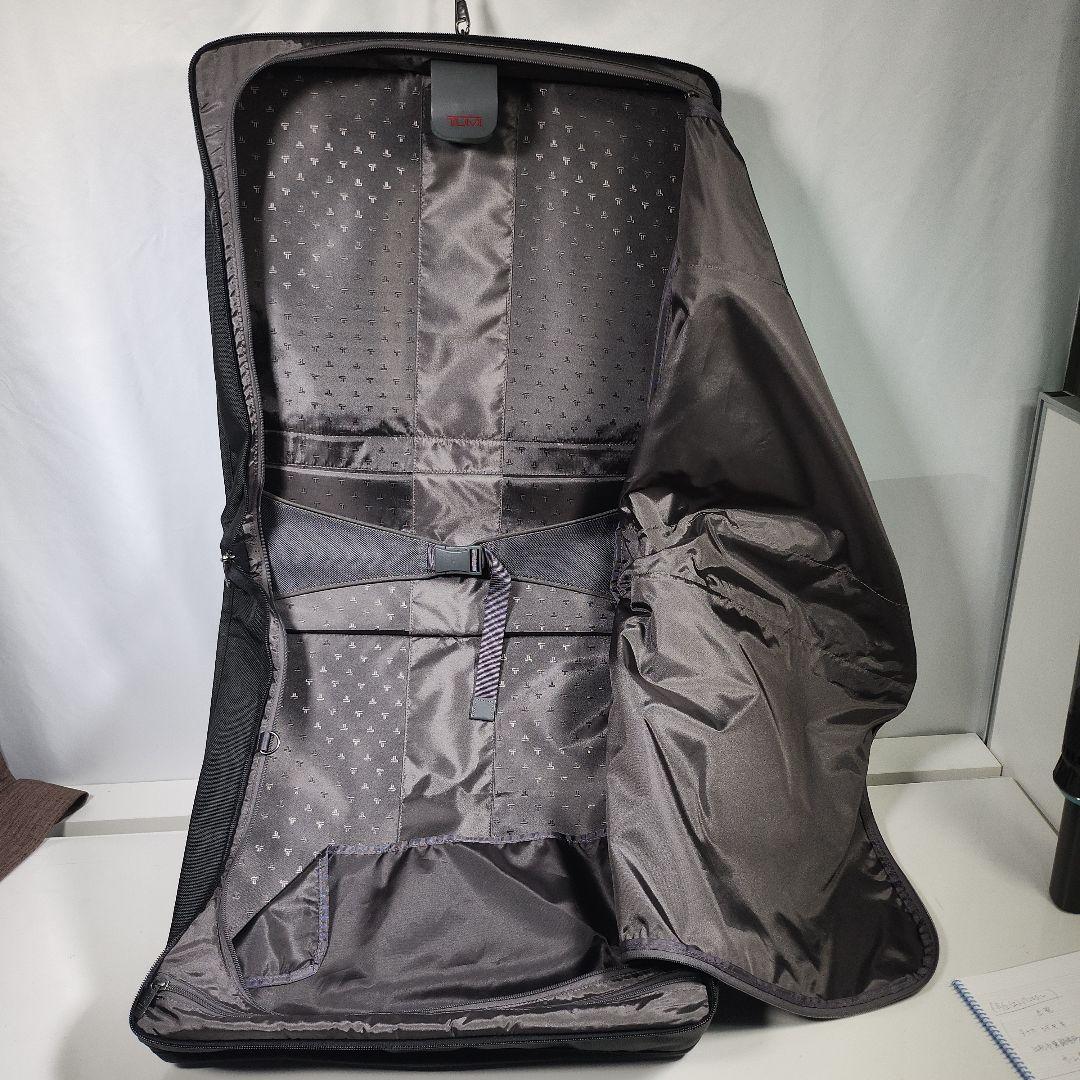 TUMI ガーメントケース