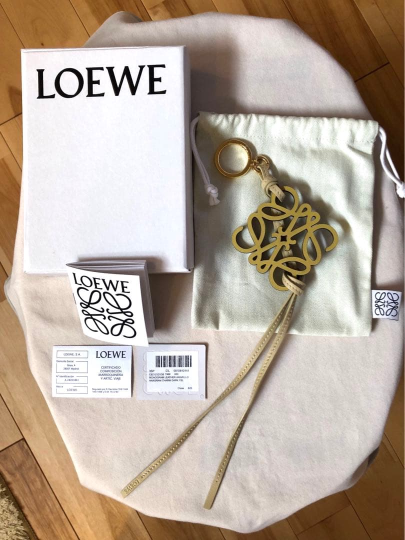 【新品未使用】ロエベ LOEWE キーリング ダークイエロー アナグラム 箱あり